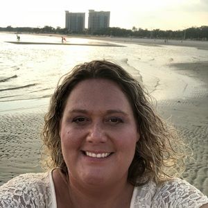 Meet your Posher, Monique